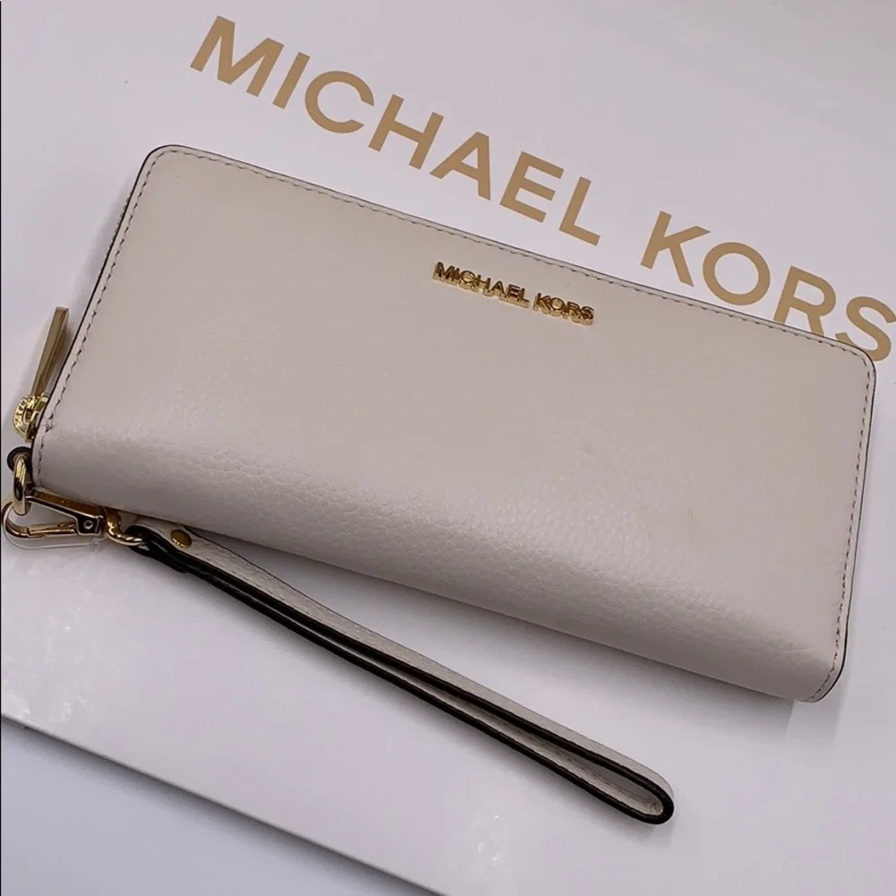 MICHAEL KORS Jet Set Travel Continental Zip Wristlet Wallet Optic White
